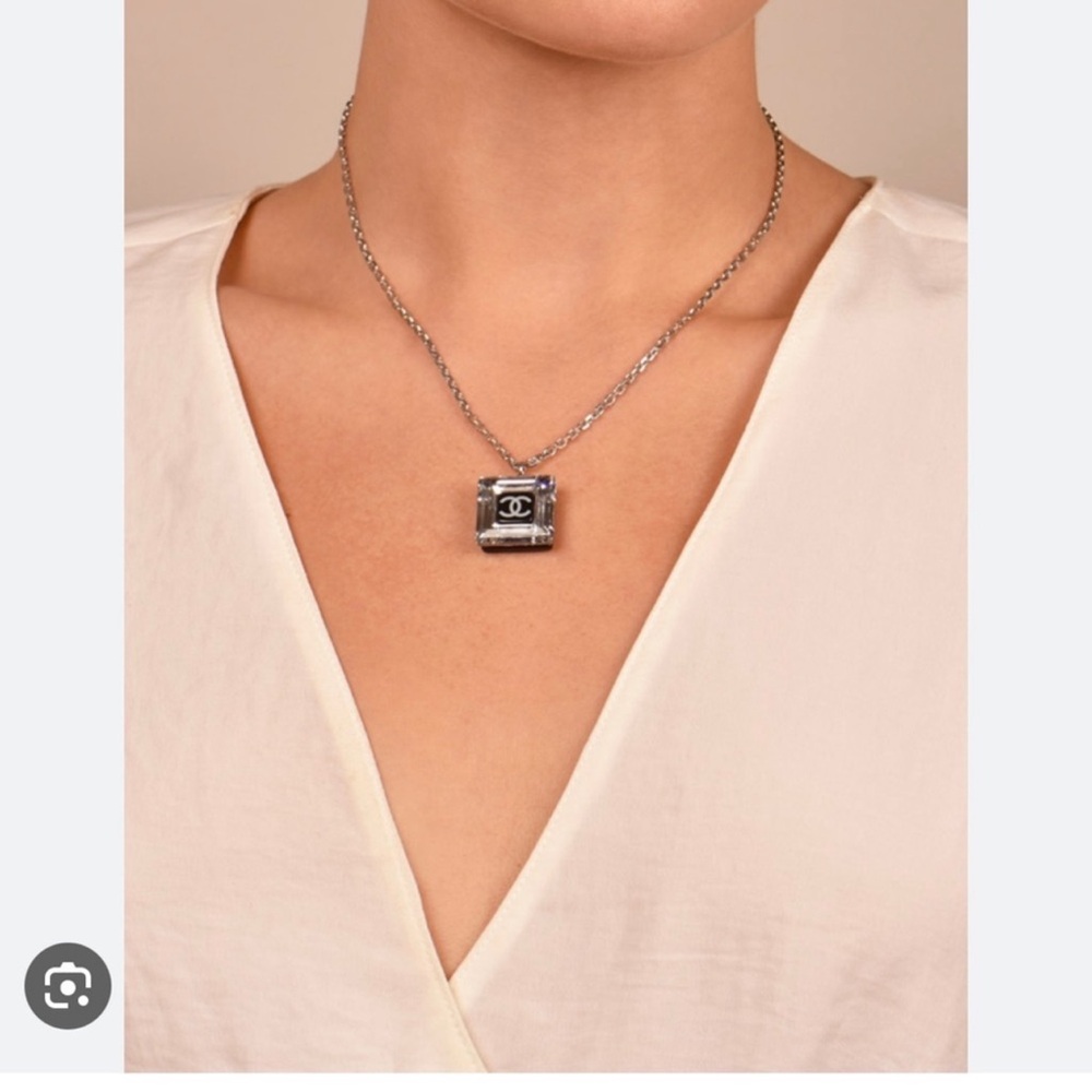 Chanel Jewelry - Picture 5 of 8